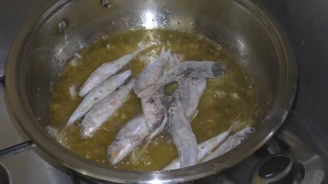 Черноморская барабулька на сковороде к пиву смотреть онлайн