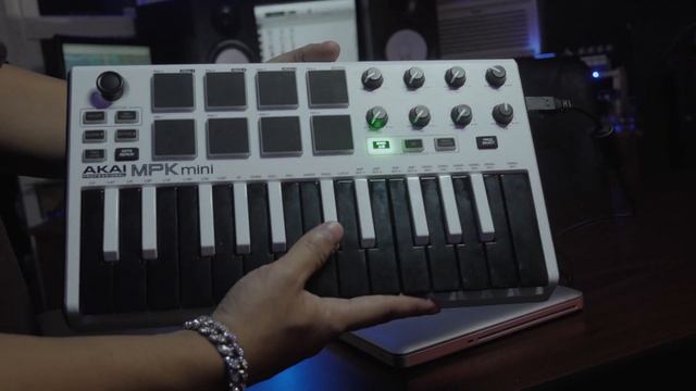Mi Nuevo Controlador Midi Akai MPK Mini 🔥 смотреть онлайн