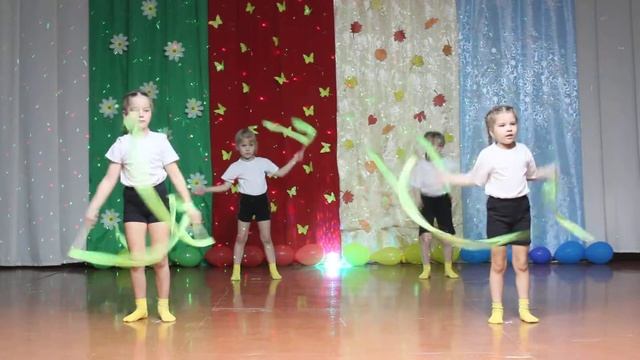 Никулинский детский сад "Солнышко" группа "Лучики" танец "Подари улыбку миру" смотреть онлайн