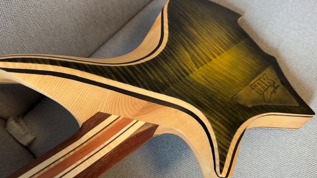 MK Custom "Akki" Headless 7 String Guitar - Big Sound on a Budget? (Hanák pickups) смотреть онлайн