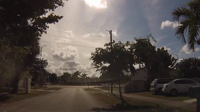 Carol City, Miami-Dade County, Florida - Drive through neighborhood streets смотреть онлайн