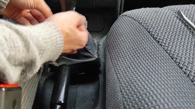 Меняем cтарую ручку КПП на новую Ваз 2114 смотреть онлайн