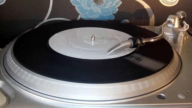 Goldfrapp Feat. The Teenagers - Happiness Metronomy Remix.(Mute 2008). смотреть онлайн