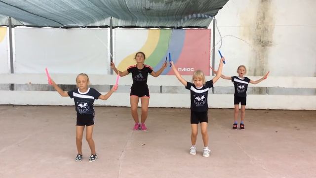 Скакалка. 11  Вращение скакалки назад