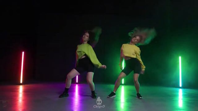 Chikibro | Ksenia, Yana & Diana | Gimme! Gimme! Gimme! - ABBA смотреть онлайн