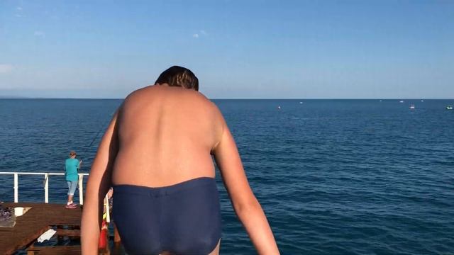 Абхазия. Пицунда. Прогулка по набережной и городу. смотреть онлайн