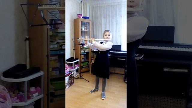 Играем на флейте. Через 4мес как Даша начала учиться на флейте. смотреть онлайн
