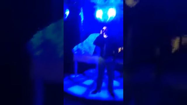 Караоке Антон "Сгорая, плачут свечи" смотреть онлайн