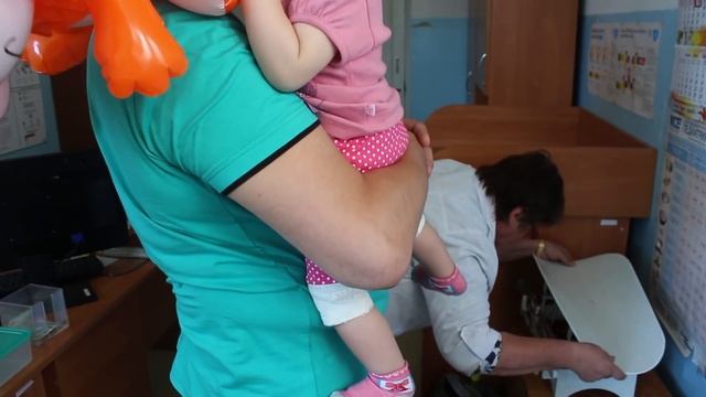 VLOG Поспорили с мужем сколько весит Алиса. Зачем гость лезет под кровать? смотреть онлайн