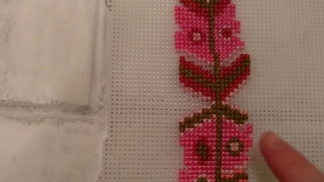 Тренды в вышивке / Перо на пластиковой канве / Готовая работа смотреть онлайн
