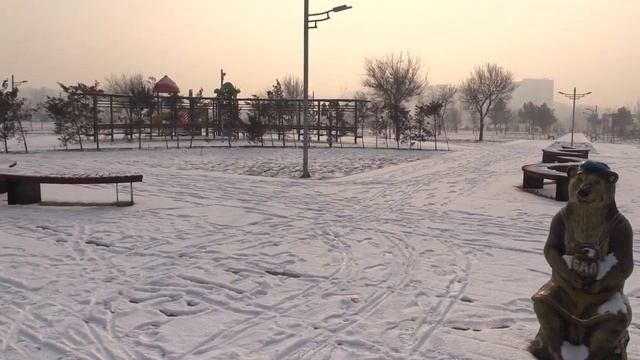 Бишкек зимой. Кыргызстан. Прогулка по снежному парку «Ынтымак». Bishkek in winter. Kyrgyzstan. смотреть онлайн
