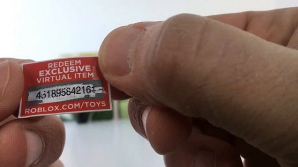 4 Virtual Item Codes | Opening Roblox Toys with Codes | Unboxing Roblox Figures