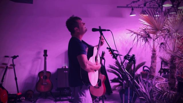 Martin Guitar J-16E 12 String смотреть онлайн