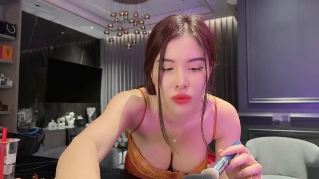 💄ASMR UPclose fast & aggresive Makeup TRIGGERS💄 смотреть онлайн