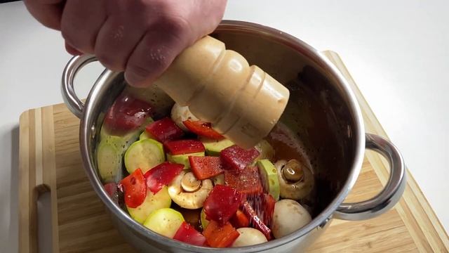 Сочный стейк из телятины с овощами гриль смотреть онлайн