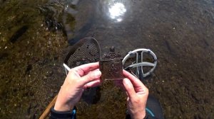 КОП  МЕТАЛЛОИСКАТЕЛЕМ XP DEUS 2. ПОДВОДНЫЙ ПОИСК на диком пляже. Нашла монеты, серебро, складень.