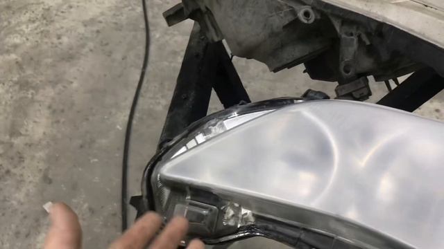 Toyota Corolla. Восстанавливаем прозрачность фар. Покрытия фар лаком. смотреть онлайн