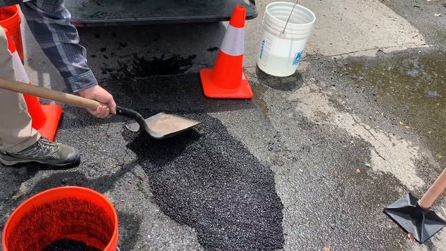 How to Fix a Pothole - Stoneyard® Aquaphalt 12 Minute Solution. Water Activated. смотреть онлайн
