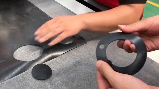 Плоттер X-Plot: Резка резиновых прокладок смотреть онлайн