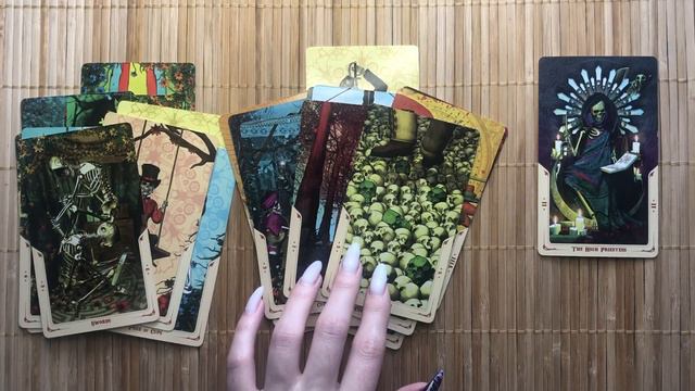 Любит ли Он Вас? Что нравится в Вас? #таро #тароонлайн #tarot смотреть онлайн