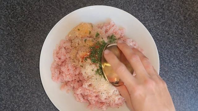 Вкусные домашние луковые котлеты из фарша, вкусное блюдо на обед и ужин смотреть онлайн