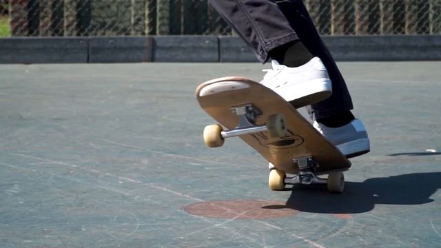 Freestyle Trick Tip: How to Spacewalk on a Skateboard смотреть онлайн