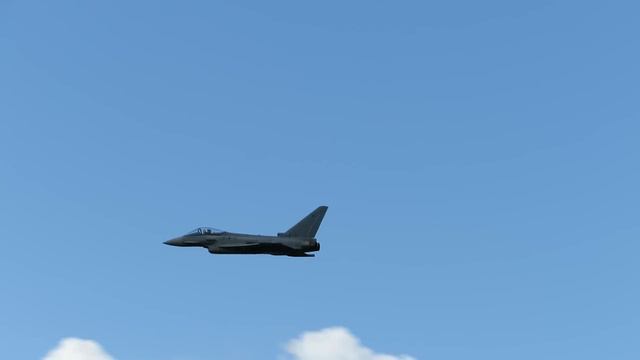 CRASH Landing RC Turbine Jet Eurofighter Moritz Gärtner , Havelberg Germany 12.07.2014 *HD* смотреть онлайн