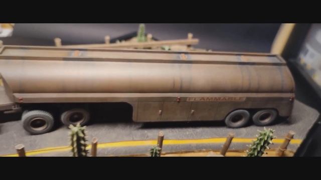 DUEL.. The killer truck! Diorama camion du film duel au 1/43 смотреть онлайн