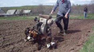 старенький мотоблок урал.