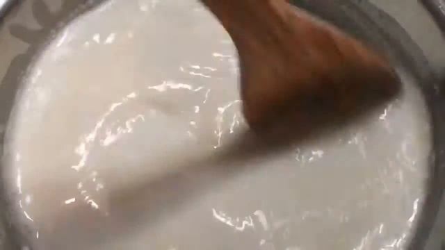 Манная каша с карамельным сиропом / Десерт из манной крупы смотреть онлайн