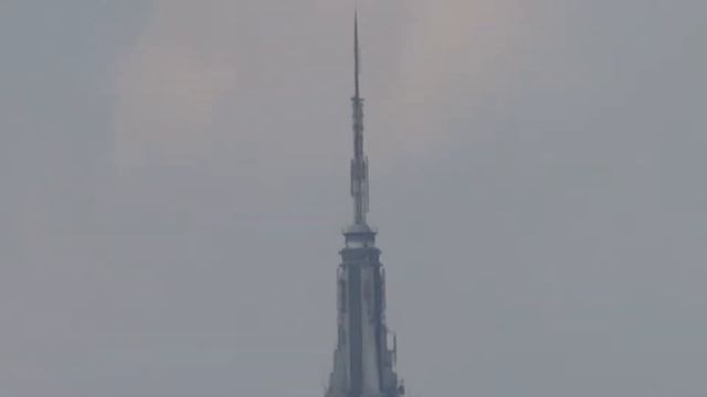 Sony DSC-HX9V Cybershot Amazing Zoom Empire State + UFO