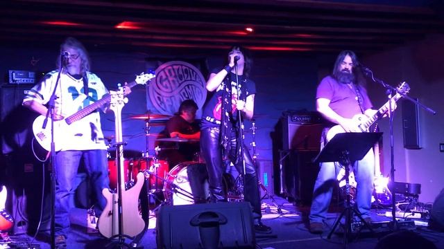 Groove Epidemic (2018 Live) at Lucky Chance смотреть онлайн