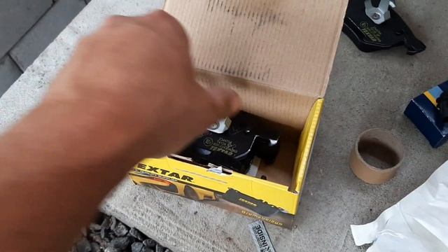 BMW X5 Вылезли косяки.Колодки тормозные,датчик температуры надува,кнопка климата.Стройка гаража .