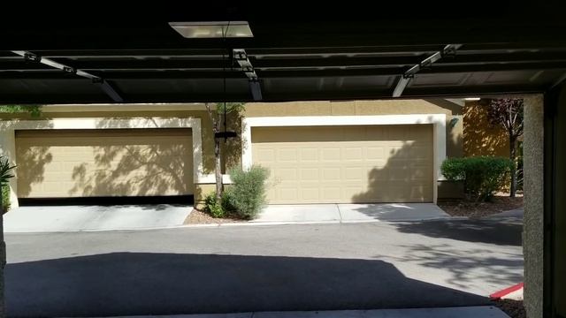 Garage Door Wont Close? 4 Reasons Why! смотреть онлайн
