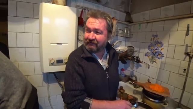 РЕЦЕПТ БОРЩА ИЗ 90х / ГОТОВИМ ВСЕЙ БРИГАДОЙ смотреть онлайн