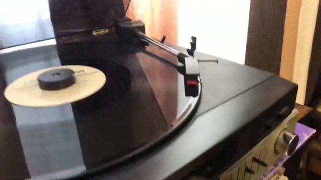 Виниловый проигрыватель Sony PS-LX52Y смотреть онлайн