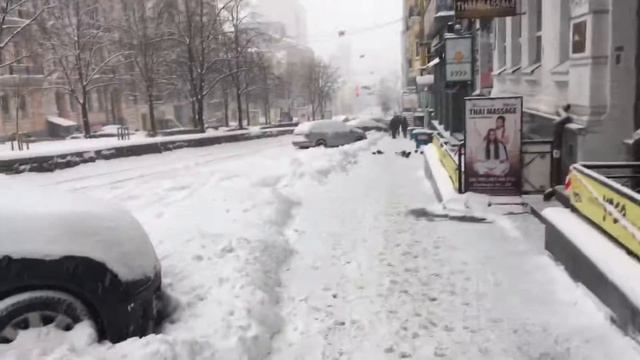 Хроника Киева 6 февраля 2017г. выпало много снега за ночь на Антоновича смотреть онлайн