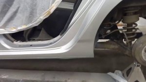 Toyota Corolla, подготовка и покраска порогов после переварки