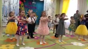 Танец МАМОПОМОГАЛОЧКА 11 старшая группа