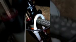 накачать воздушную вилку велосипеда не имея спец насоса высокого давления.