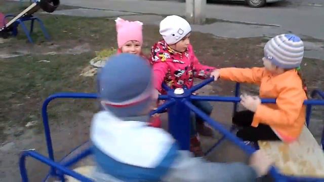 Дети веселятся ,едут в соседнее село на дискотеку 👠👠 смотреть онлайн