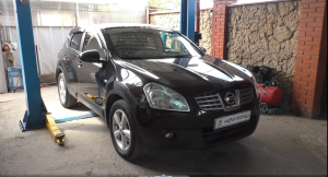 Установка нового аккумулятора на Nissan Qashqai 2,0 4WD Ниссан Кашкай 2008 года