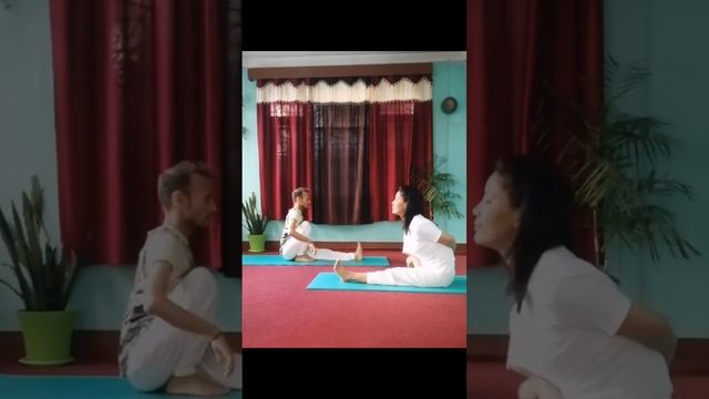 Marichyasana A - Asthanga Vinyasa Yoga #alignwithganesh #ashtangayogwithganesh #ganeshamgain смотреть онлайн