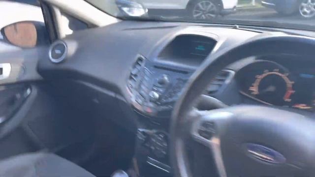 Ford Fiesta 1.0 Ecoboost 100 ZETEC 5 DOOR Finished in Panther Black BK14RVE смотреть онлайн