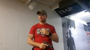 Каким глазом правильно целиться из пистолета!