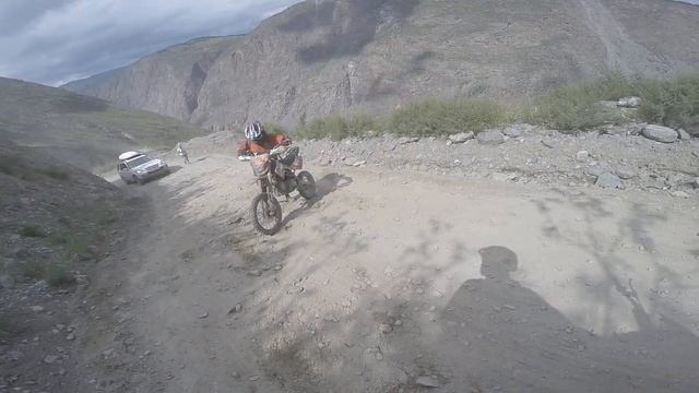 Подъем в Кату Ярык на питбайке УПАЛИ НА ПЕРЕВАЛЕ смотреть онлайн