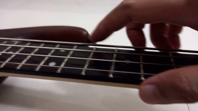 REVIEW KWENTUHAN: IBANEZ MIKRO BASS (GSRM20B) Short Scale Bass Budget Bass