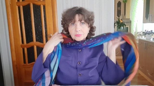 Все цвета радуги на Павловопосадском шерстяном платке.115×115 смотреть онлайн