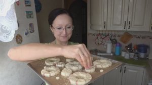 Салат прекрасный с курочкой и колбасные кольца в тесте. Выходные. 10 февраля 2024 года.