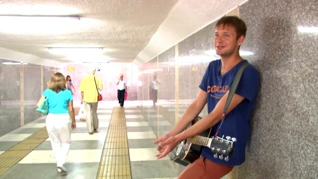 Сколько зарабатывают уличные музыканты в Сочи? смотреть онлайн